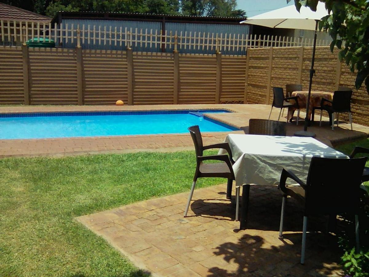 ואנדרביג'לפארק White Rose Guest House מראה חיצוני תמונה