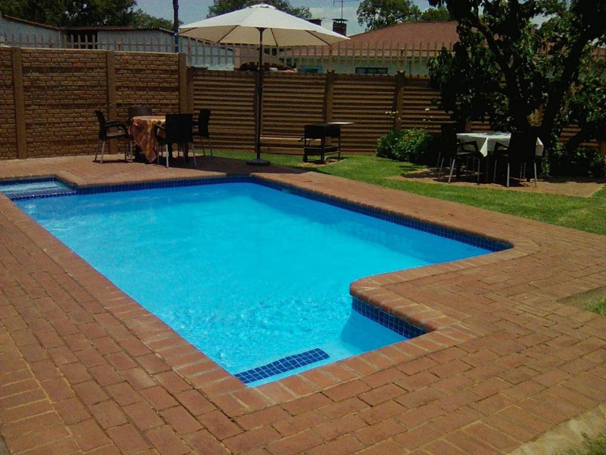 ואנדרביג'לפארק White Rose Guest House מראה חיצוני תמונה