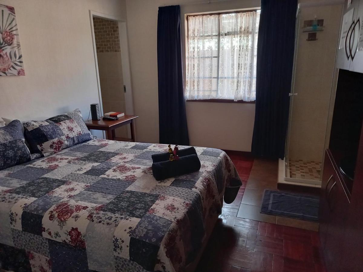 ואנדרביג'לפארק White Rose Guest House מראה חיצוני תמונה